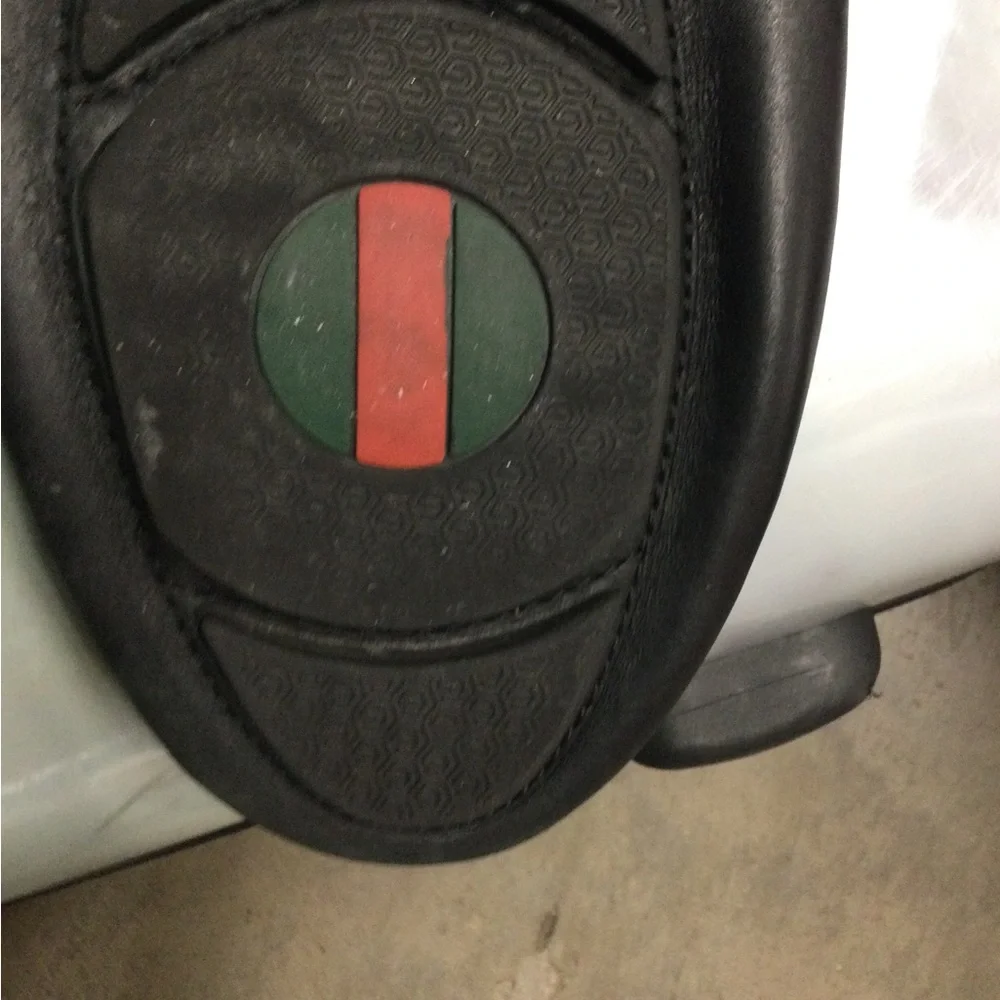 Gucci sleek black